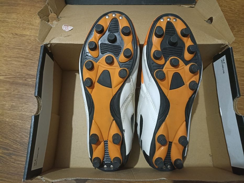 Бутсы футбольные