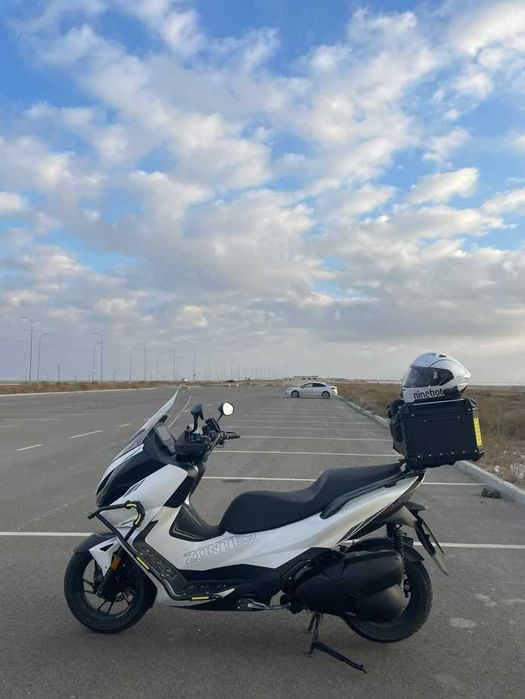 Макси Скутер Zontes 350E