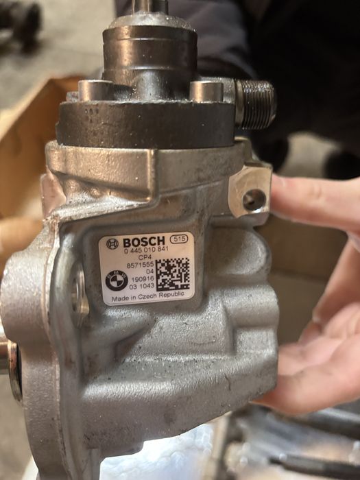 Помпа с дюзи и рейл Bmw b57