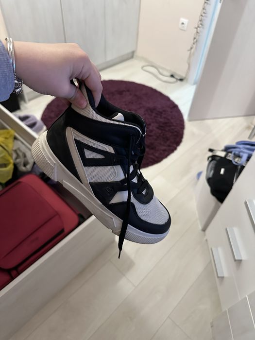 Дамски кецове