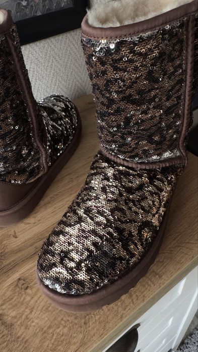 Дамски UGG номер 40