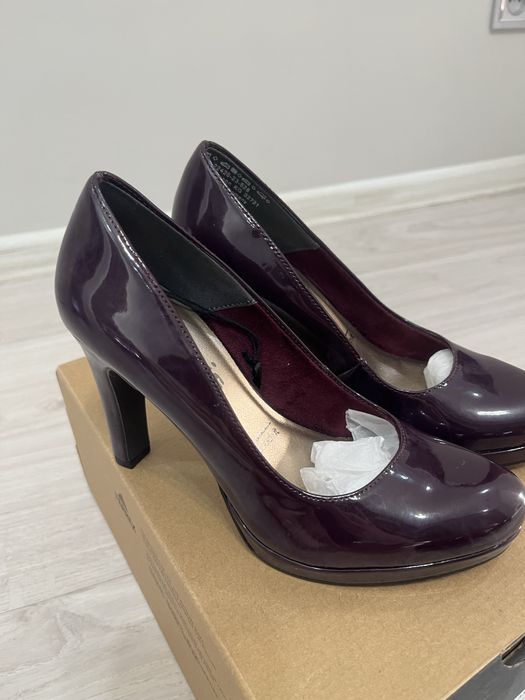 Женские новые туфли