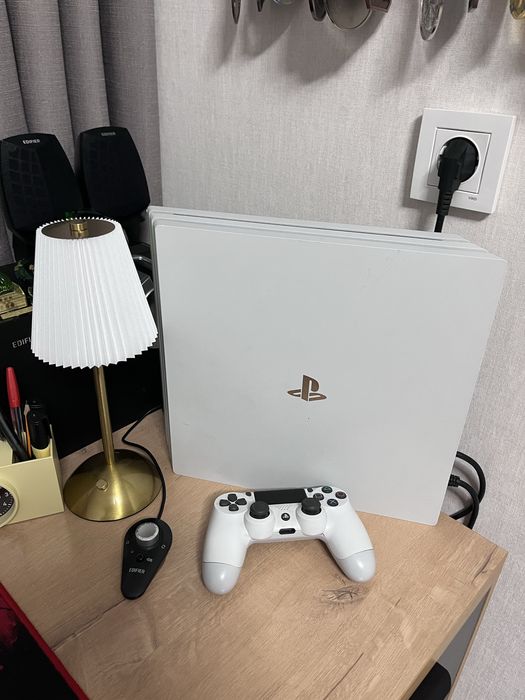 PlayStation 4 pro 1 терабайт