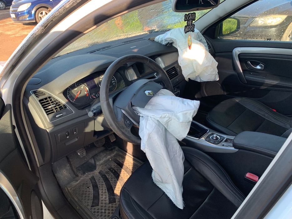 Dezmembram Renault Laguna 3 (2007 - 2011) 2.0 dci M9R828  M9R828