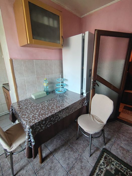 Închiriez apartament
