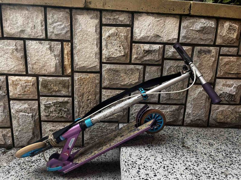 Детска тротинетка и пениборд