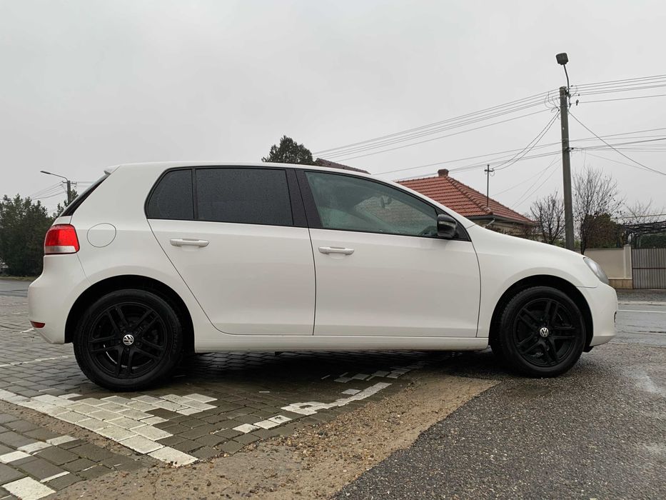 Volkswagen Golf 6 Clasic Benzina 1.6 MPI Euro 5 An 2011 Alb Confortlin