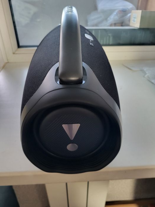 Продам колонку JBL Boombox 3