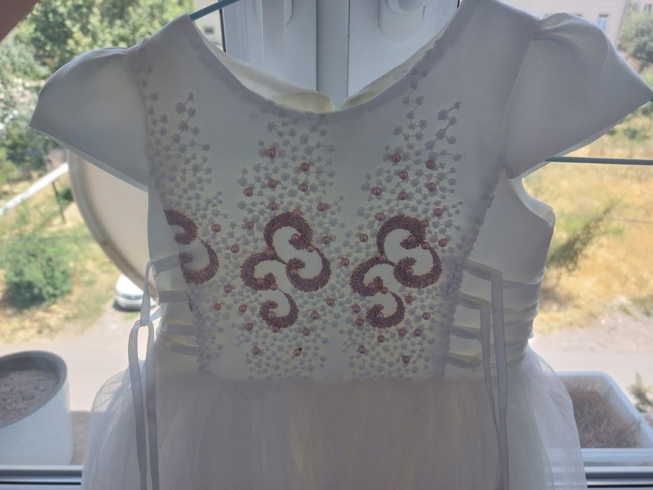 Платье на девочку