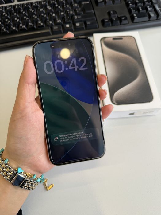 Продам Айфон 15 про 256