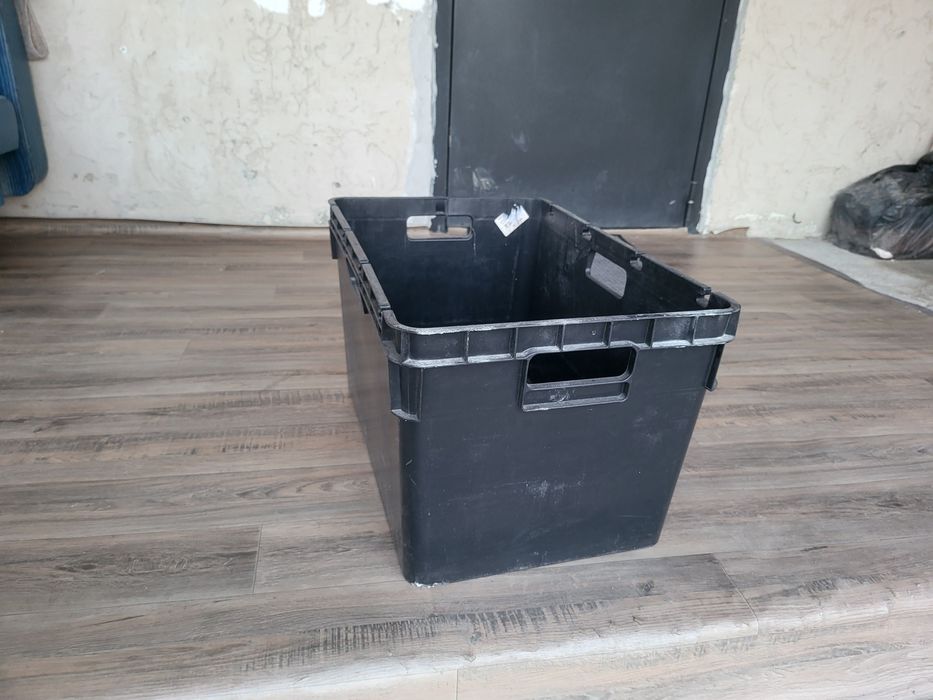 Продам пластиковые ящики.