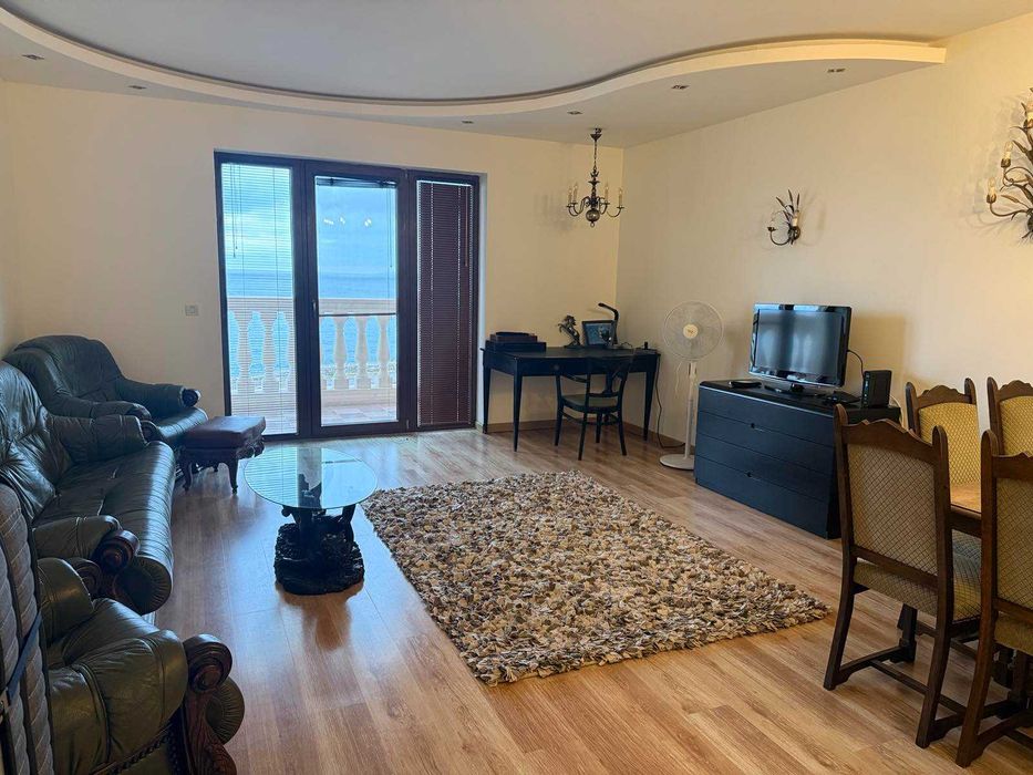 Дава се под наем Двустаен апартамент в Варна, Младост 1 - 100 кв.м за 1495.83 € - Снимка #4