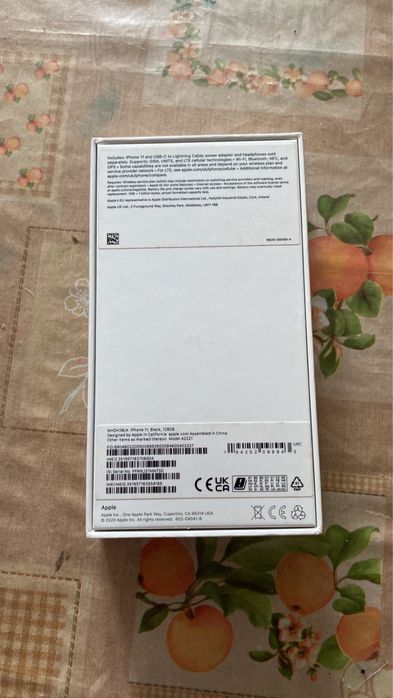 Продам айфон.