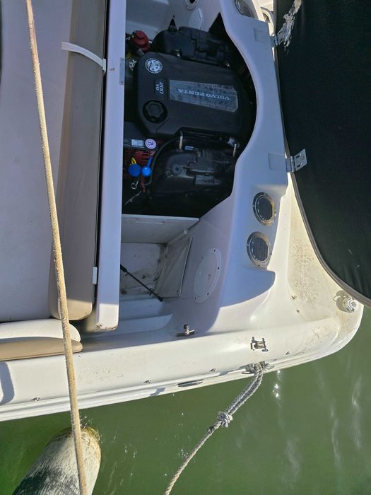 FOUR WINNS 180 HORIZON + motor VOLVO PENTA nou + peridoc aluminiu