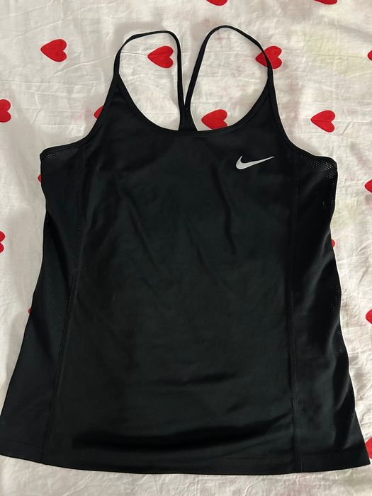 Дамски потници и тениски Nike