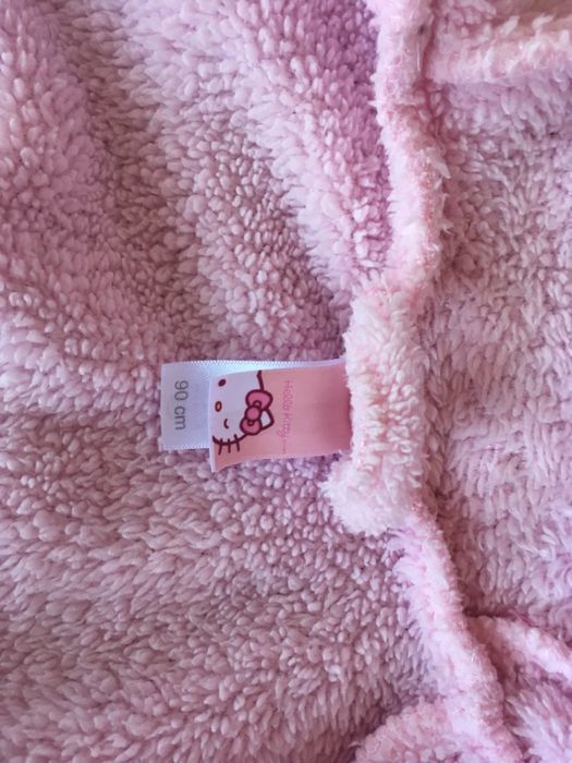 2г Hello Kitty пижама и розов халат полар