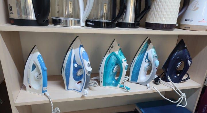 Утюг . Гладильная доска