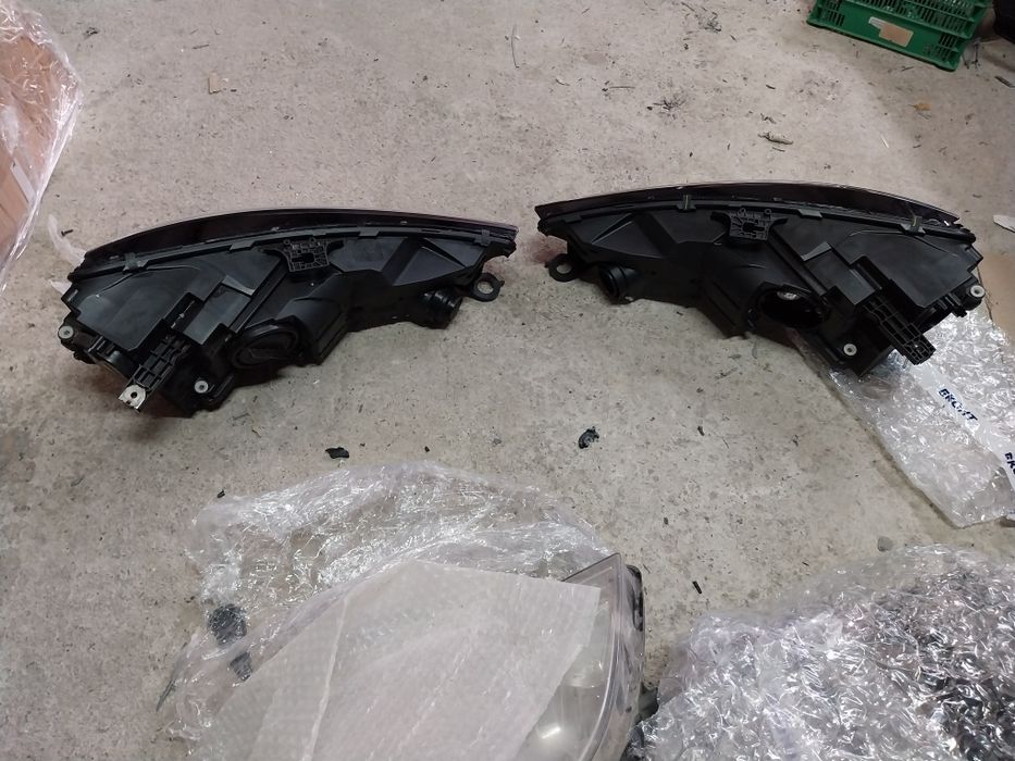 Ляв  фар audi a4