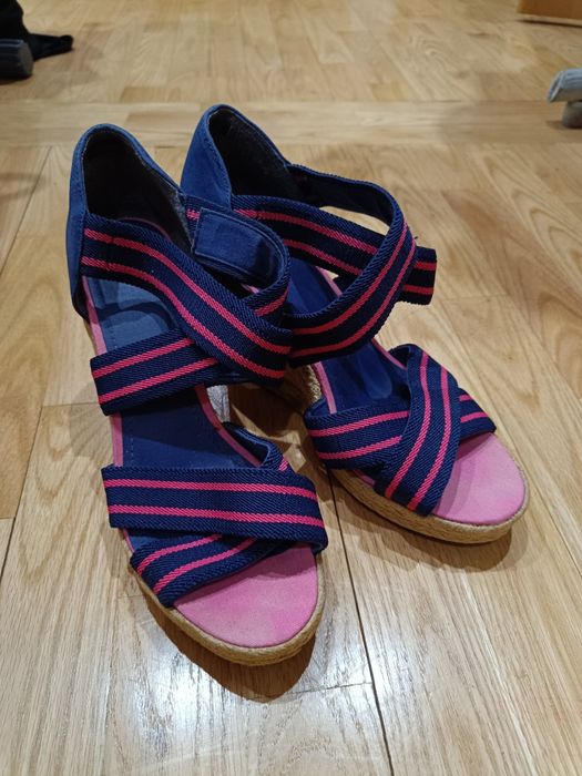 Сандали на платформа H&M