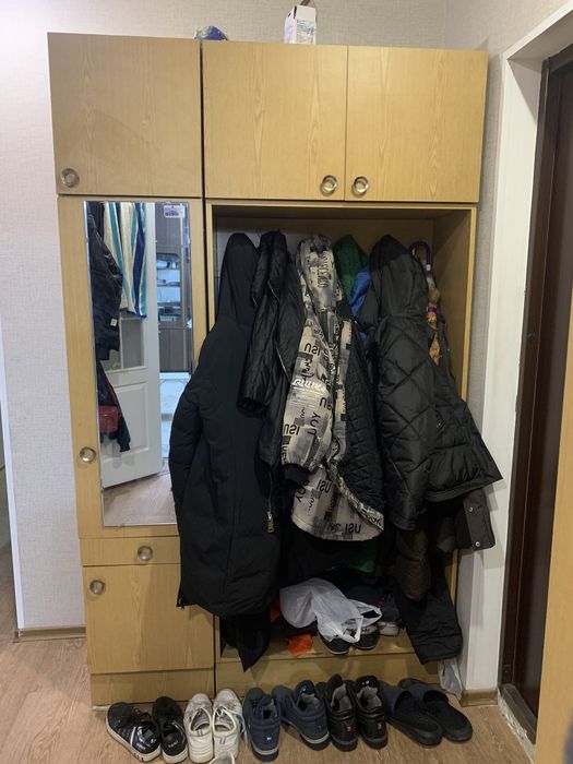 Продается прихожая в комплекте.