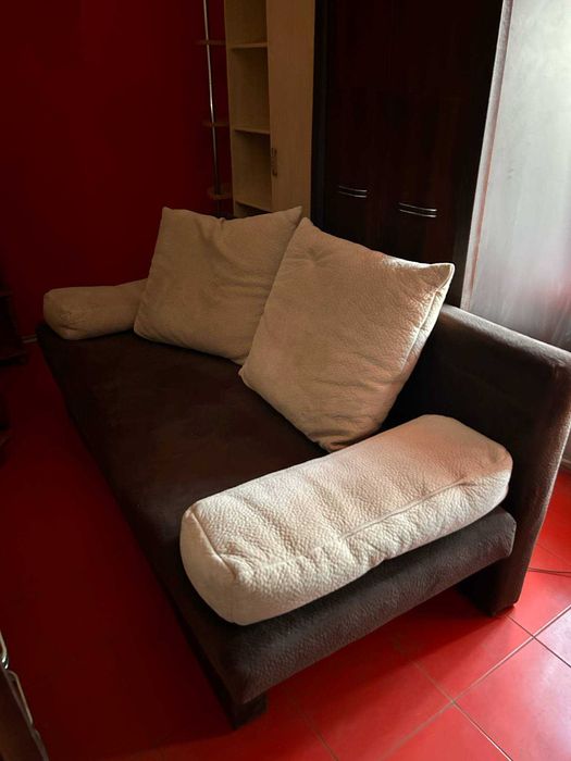 Удобен, широк и разтегателен диван