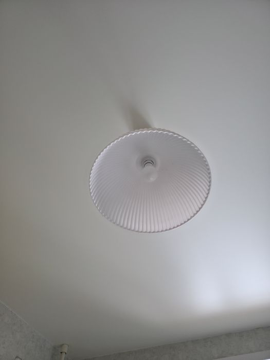 Отдам люстры работает