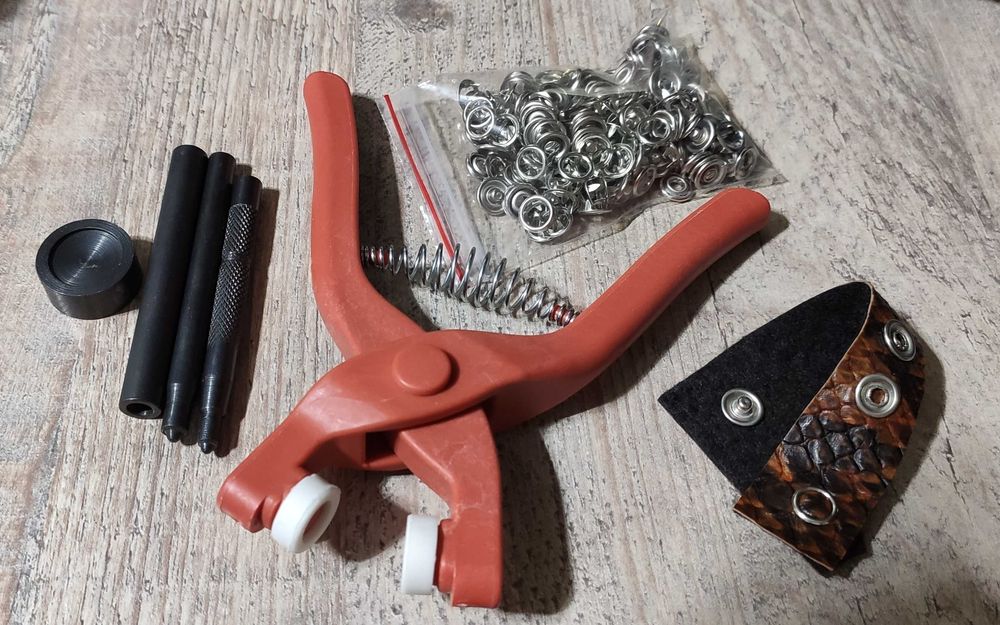 Инструмент для работы с кожей