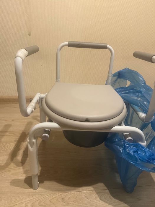 Продается санитарное кресло