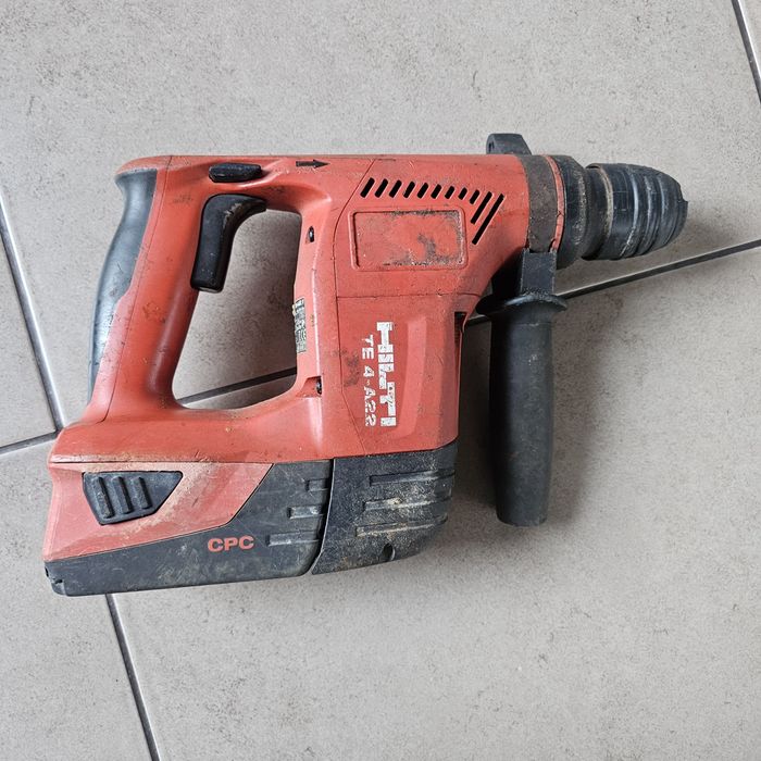 Bormasina  cu percutie Hilti TE 4-A22(acumulator defect)
