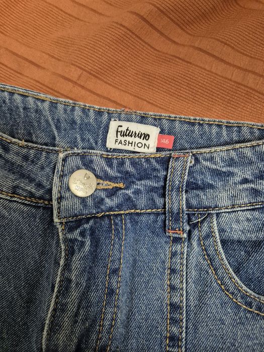 Продам джинсы для девочки