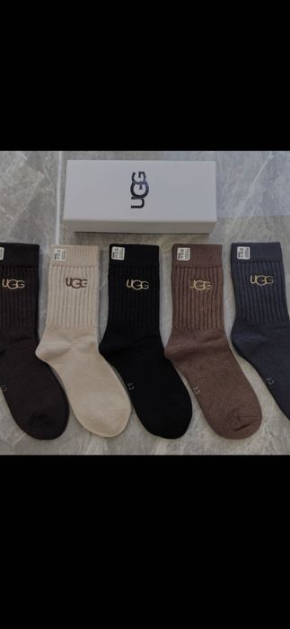 Șosete Louis Vuitton, UGG, Burberry, model 2026, prețul este ptr o pereche