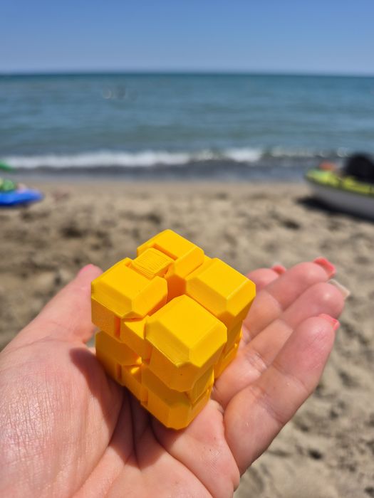 Играчка - 3D отпечатан Безкраен Куб (Infinity Cube) – Антистрес играчка / Fidget Toy 5€