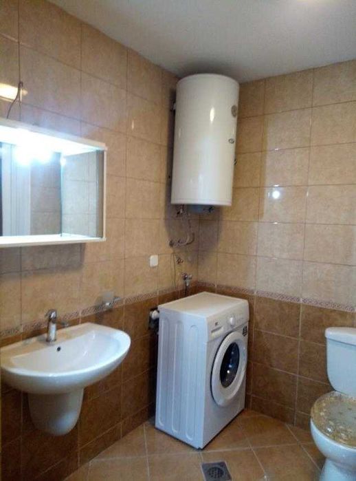 Дава се под наем Двустаен апартамент в Бургас, Славейков - 58 кв.м за 229.5 € - Снимка #2