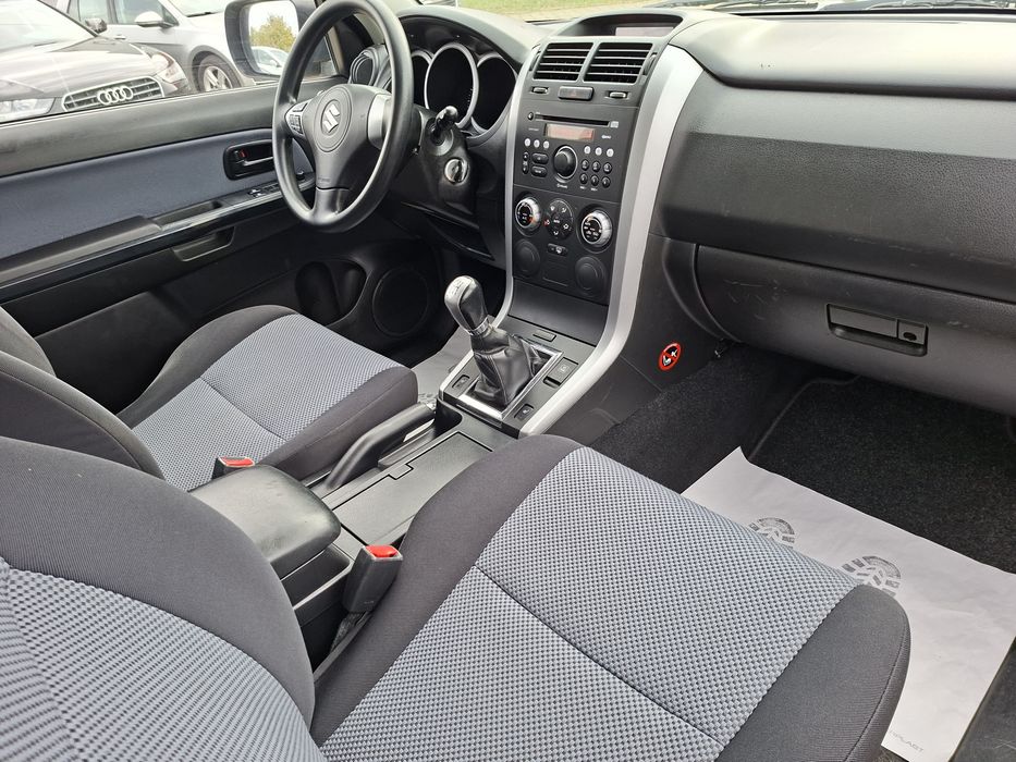 Vând Suzuki Grand Vitara 1.6 Benzină 4x4 Climă  Euro 4