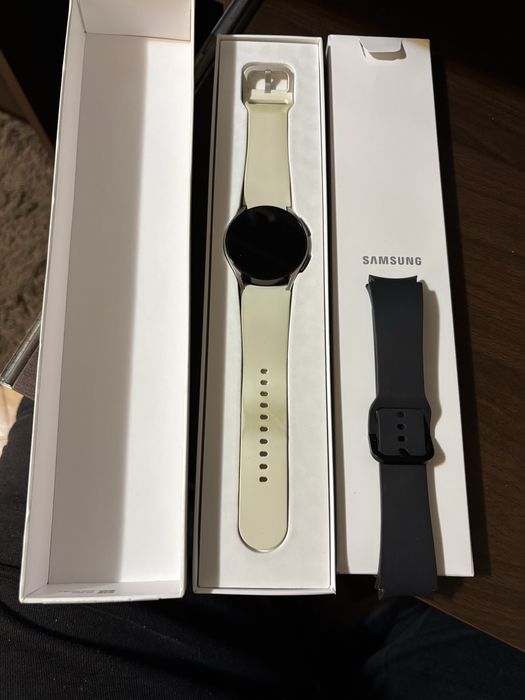 Samsung Galaxy Watch 6 Gold 40mm BT + Curea Grey Cadou