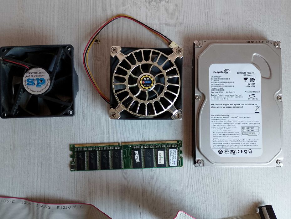 Компютърни компоненти - HDD 160Gb, DVD-ROM , RAM , cables