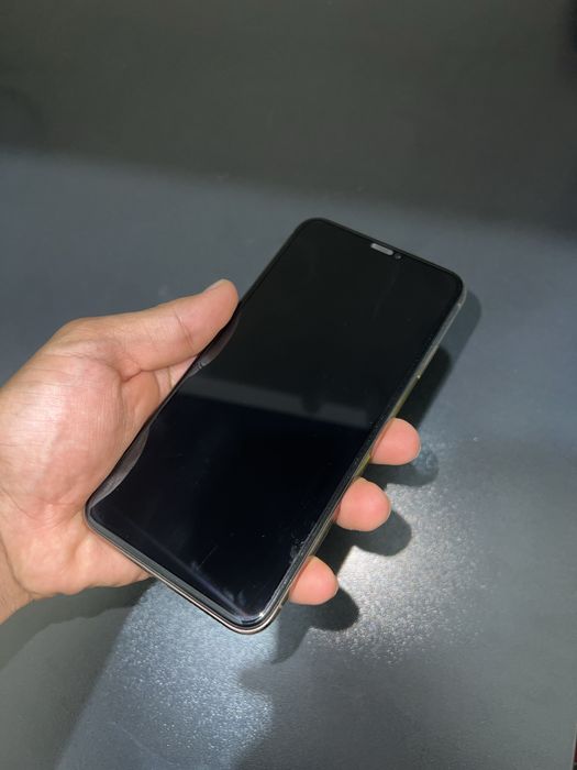 iPhone xs max 256gb yomkost 68 ochilmagan