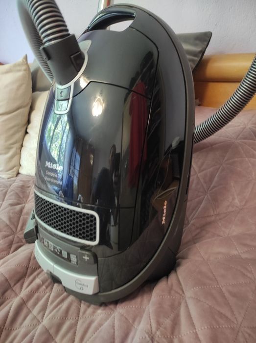 Прахосмукачка Миеле / Miele Complete C3