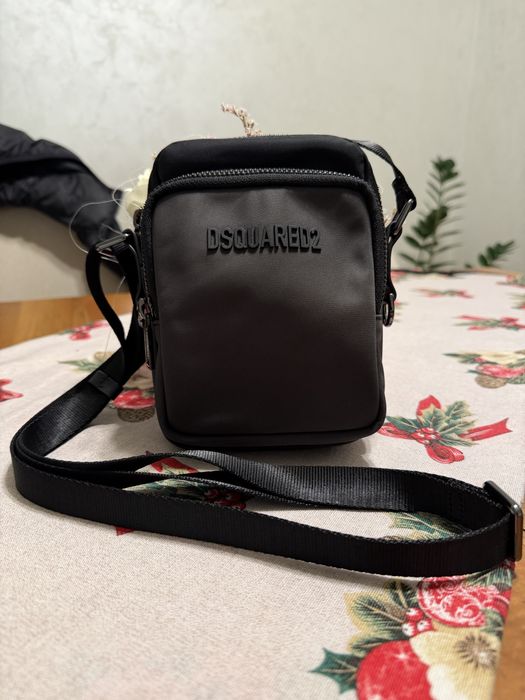 Dsquared2 оригигинална чанта