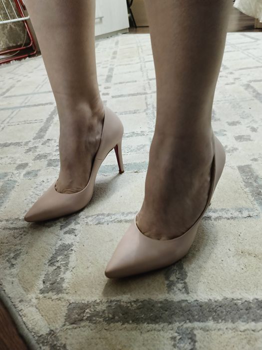 Красивые туфли 37р . Перламутр