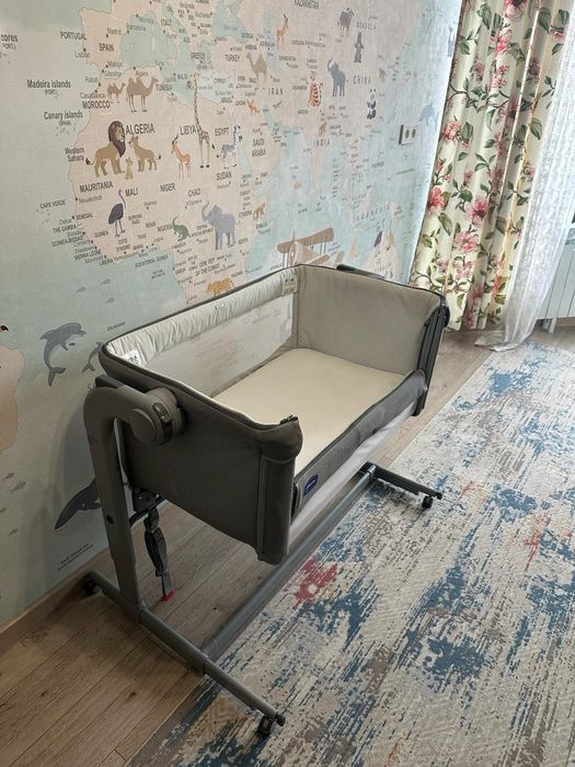 Продам манеж CHICCO