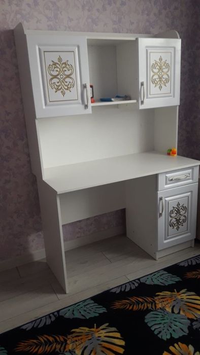 Парта для детской детская мебель