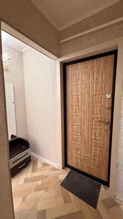 Продам 1 комн на Строителей на Юге 2этаж