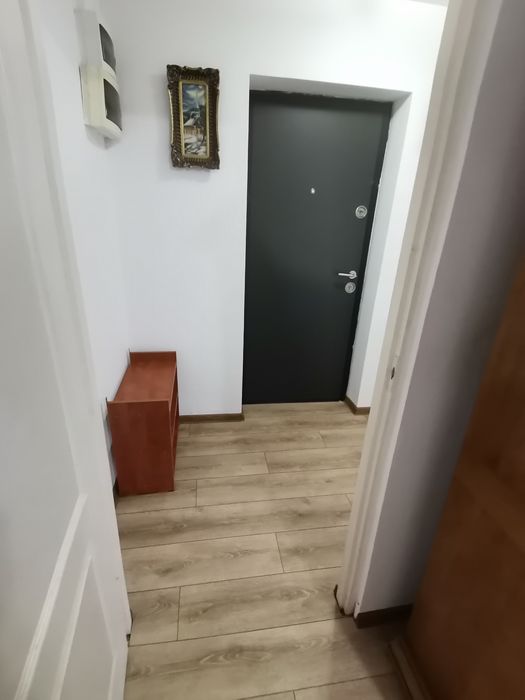 Inchiriez apartament cu 2 camere  in Bascov la curte