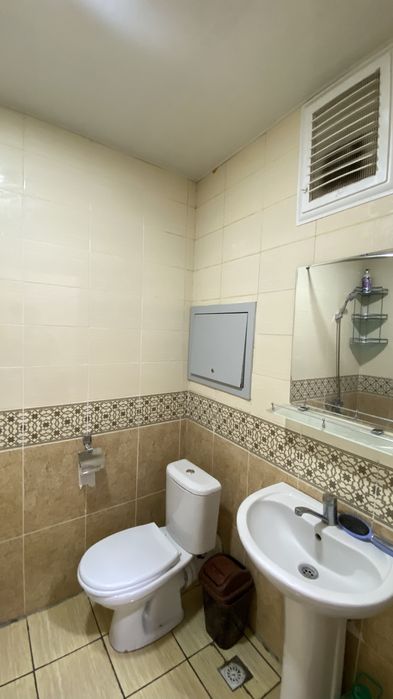 Qarshi cityda kop qavatli uydagi xonadon sotiladi.