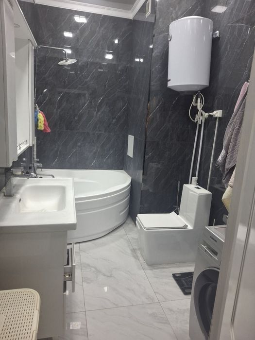 Продаётся своя 4х комнатрая квартира