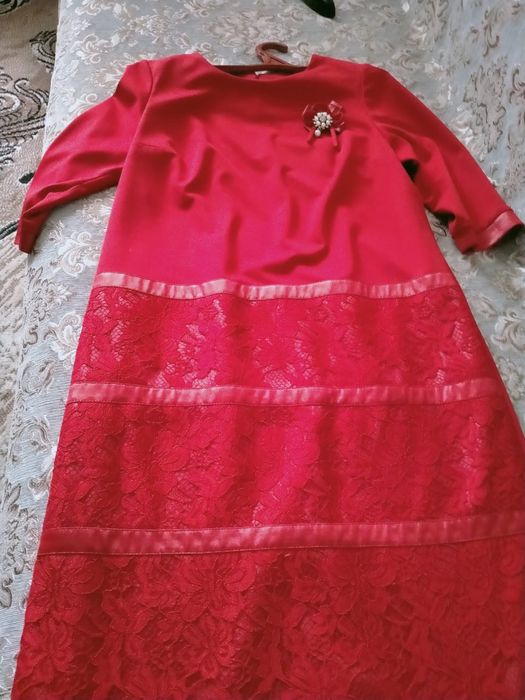 Платье красное красивое