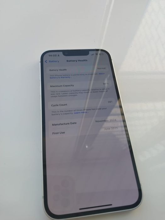 Продам iPhone 16e