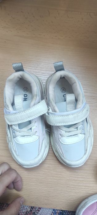 Кроссовки детские по 1000 тг