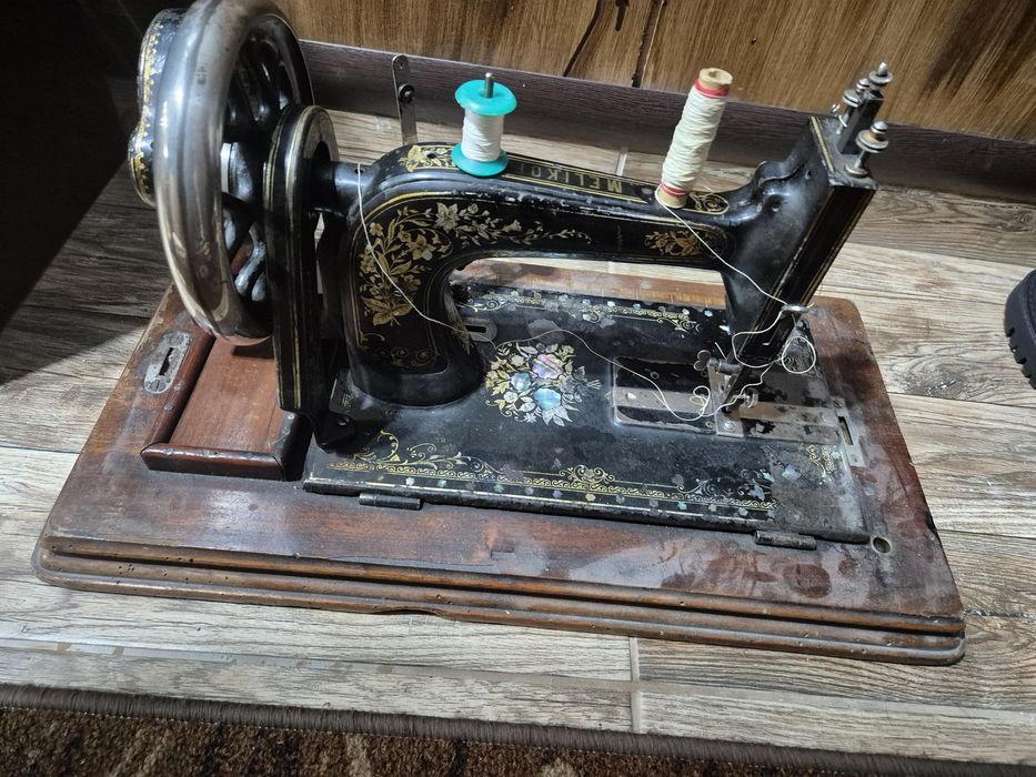 Продавам шевна машина MELIKOFF